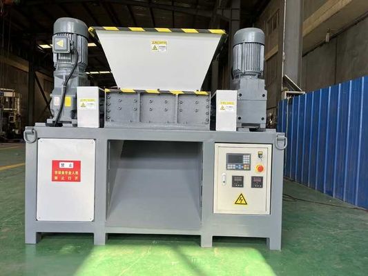 500-10000kg/h Δύο άξονες θρυμματιστή, περιστρεφόμενη λεπίδα κόπτης θρυμματιστή για Pe κέλυφος / βαρέλια