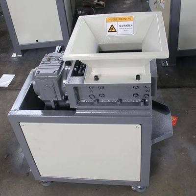 Σύνθετο δίδυμο άξονα PCB πίνακα Shredder Μηχανή για τα απόβλητα χάλυβα