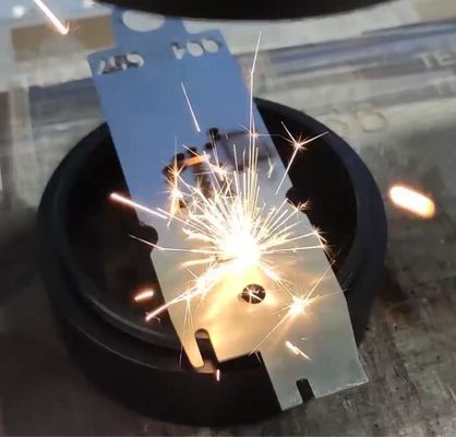 20W 30W 50W 100 Watt Μεταλλικό Ατσάλι Κουρδένιο Mopa Fiber CNC Laser Marker