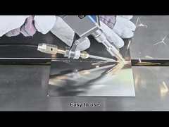 Μηχανή συγκόλλησης λέιζερ 220-240V με μήκος κύματος 0,915um και ακρίβεια θέσης ± 0,02mm